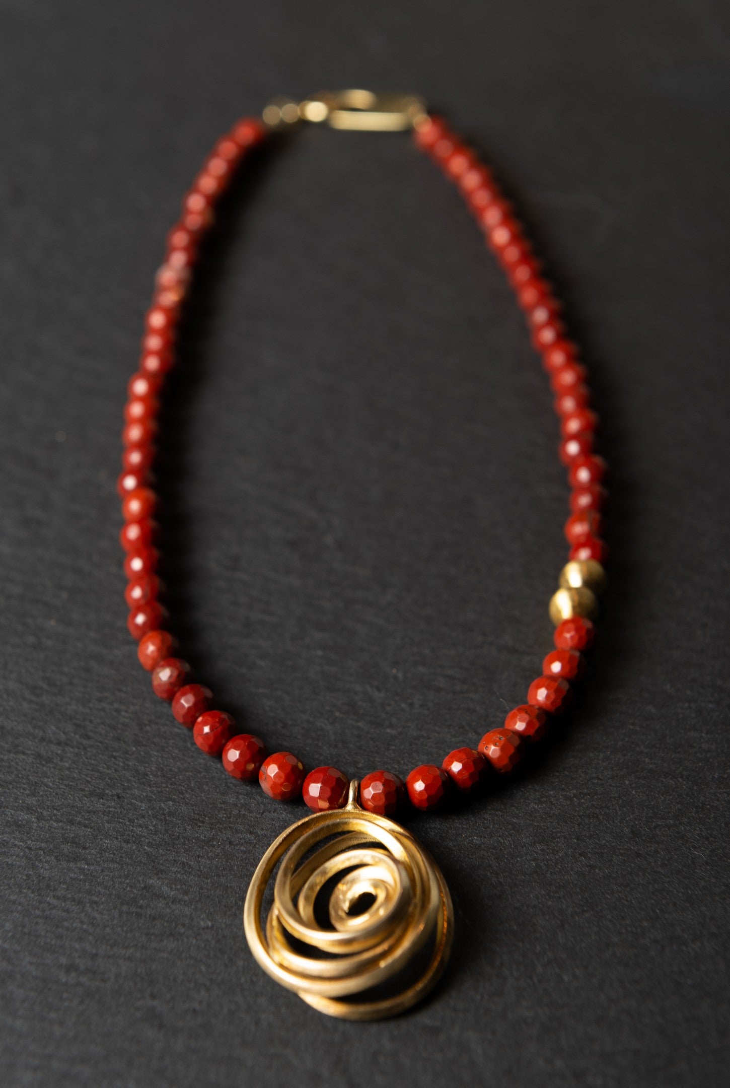 Soyut Döngü Jasper Kolye